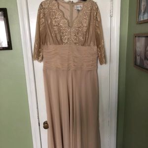 Chadwick’s women 16 beige dress
